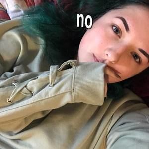 Meet your Posher, Caitlin